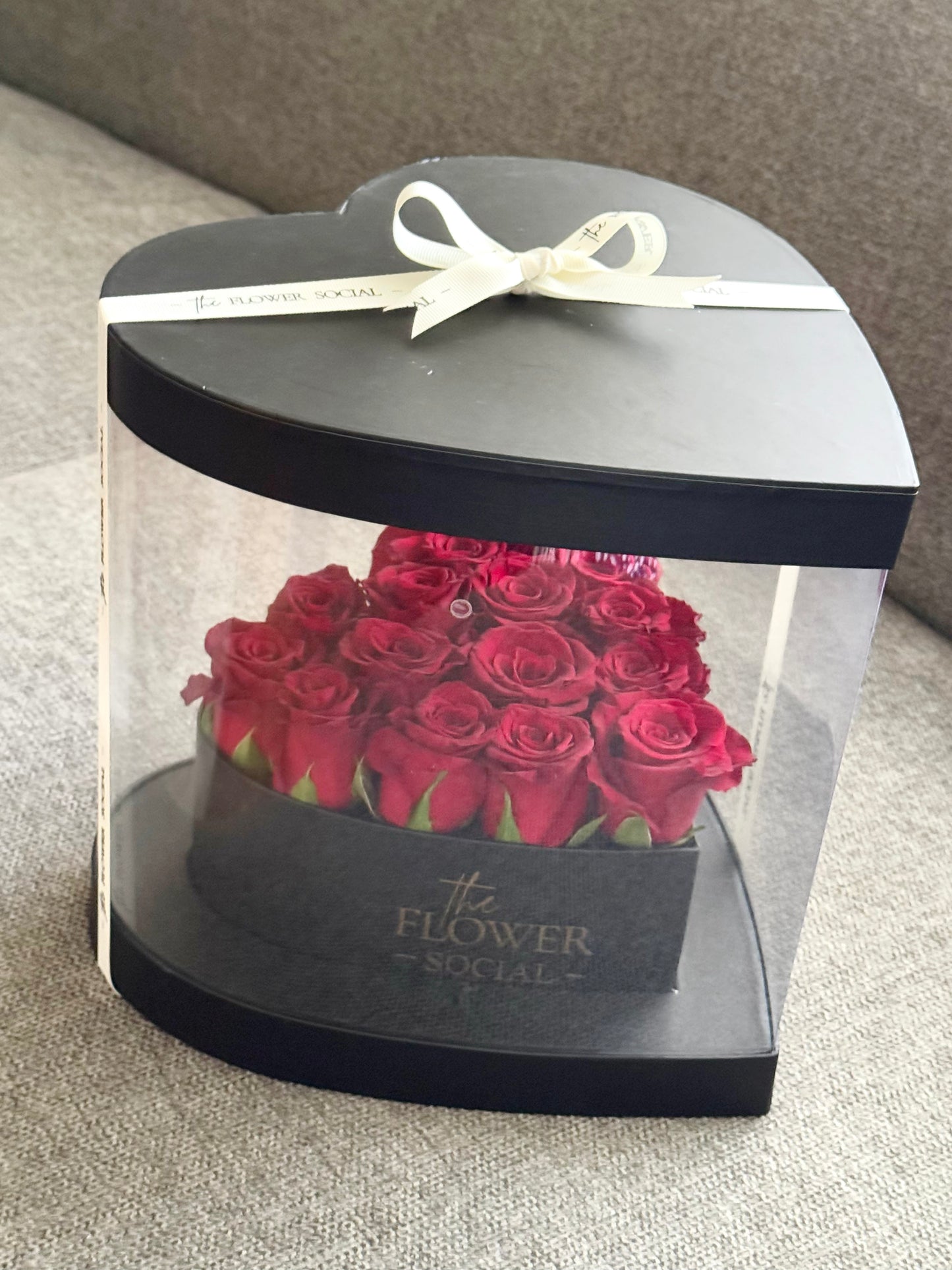 Gift Box with red roses heart